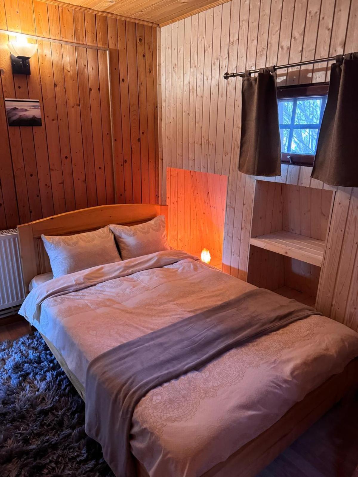 Cabana Din Padurea Valeni Vălenii de Munte Esterno foto
