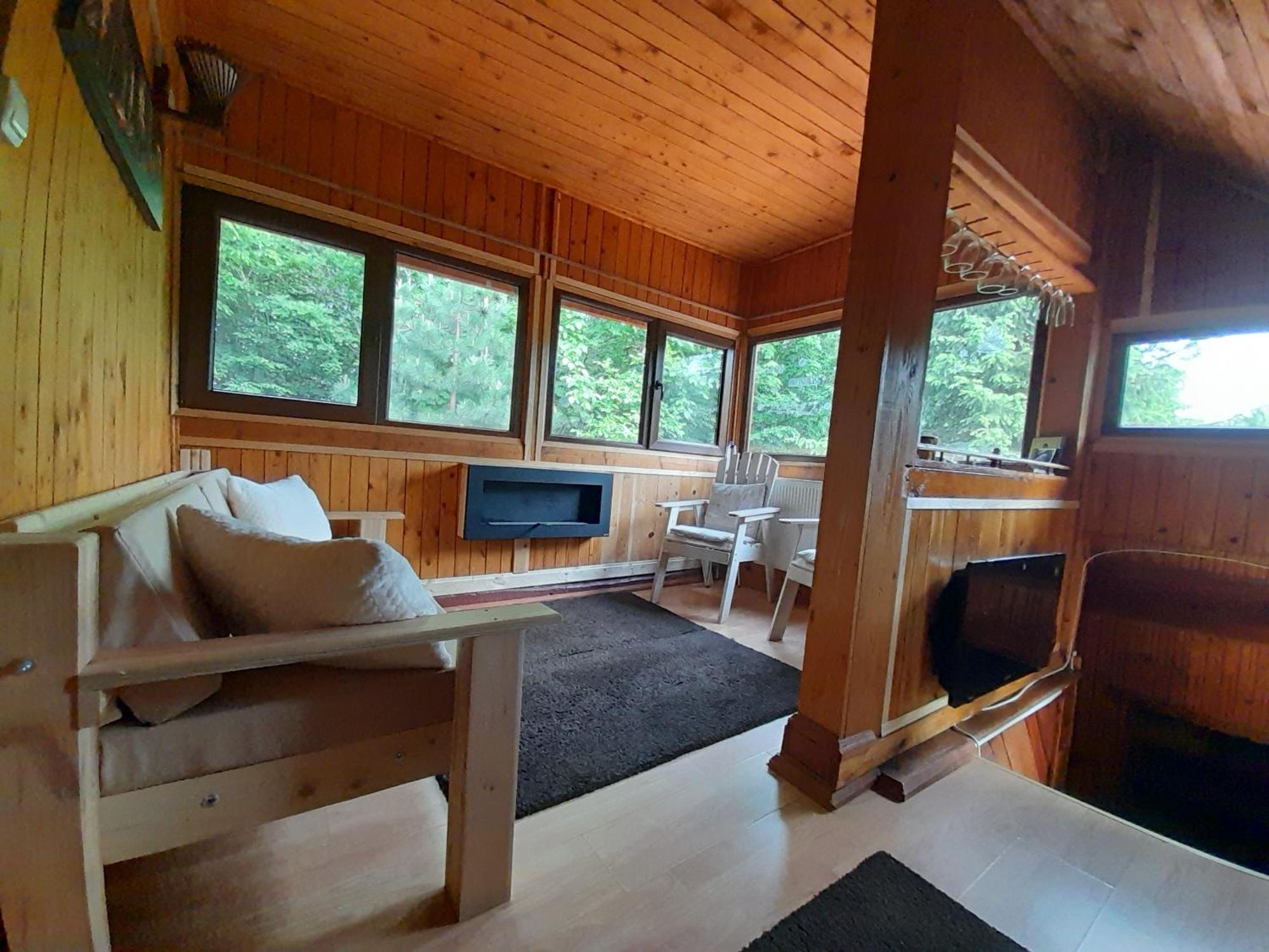 Cabana Din Padurea Valeni Vălenii de Munte Esterno foto