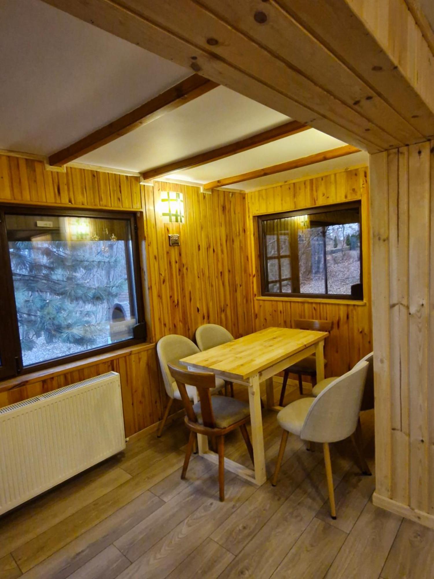 Cabana Din Padurea Valeni Vălenii de Munte Esterno foto
